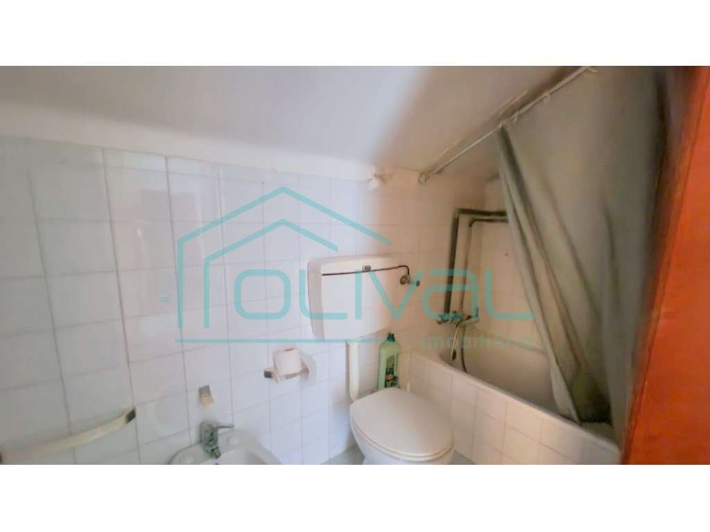 Moradia T2 + 2 com anexos Porto Alto-12