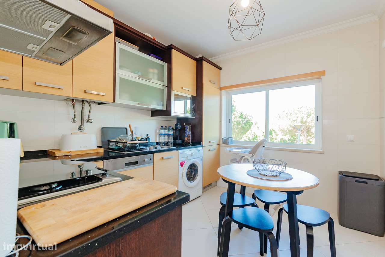 Apartamento de 4 assoalhadas em zona de excelência no Montijo-12