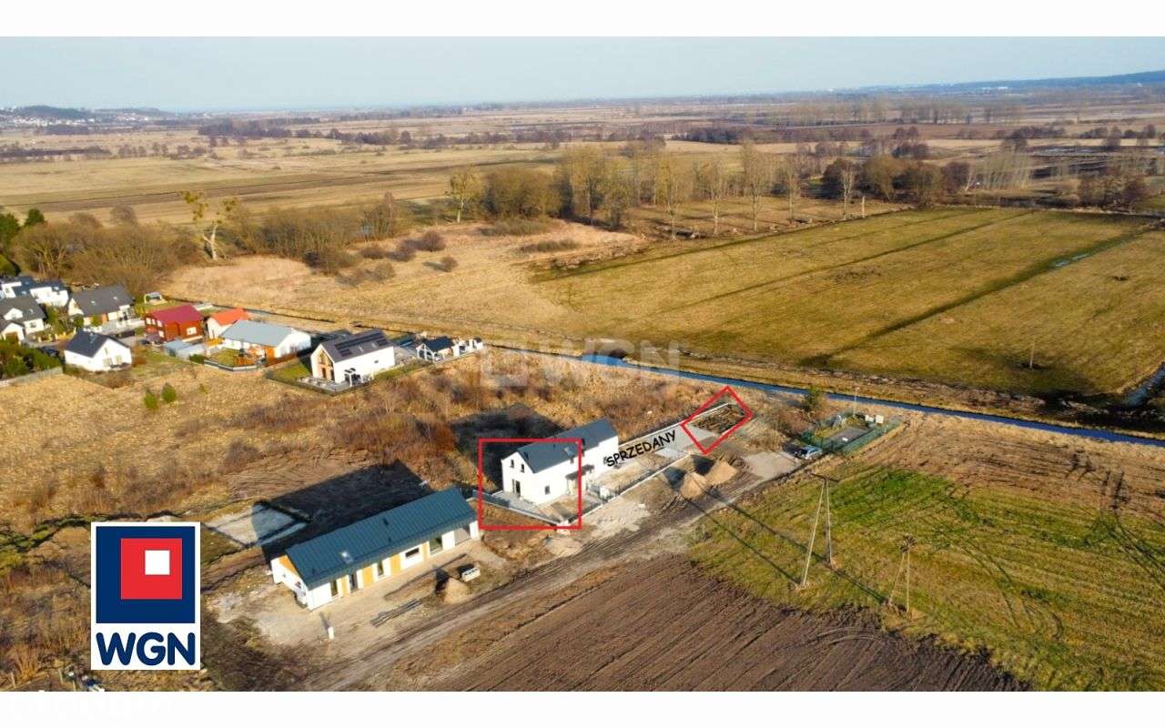 Bliźniak z pompą ciepła i ogrodem w zielonej częśc-1