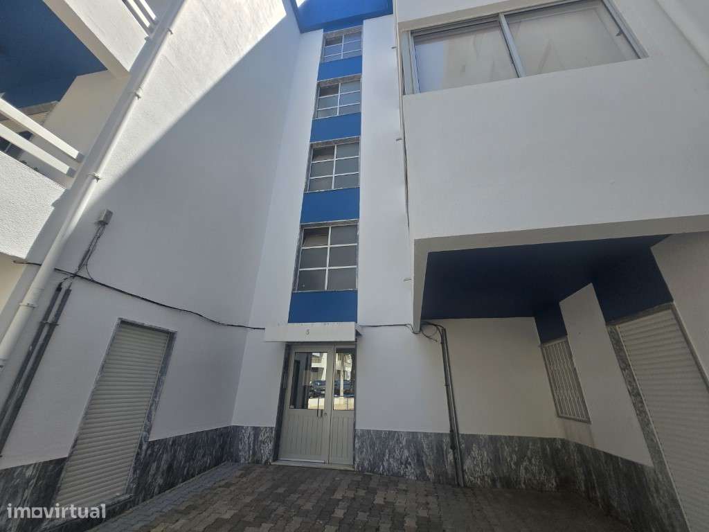 Simpático Apartamento T3, em prédio com elevador, no centro de Tavira-19