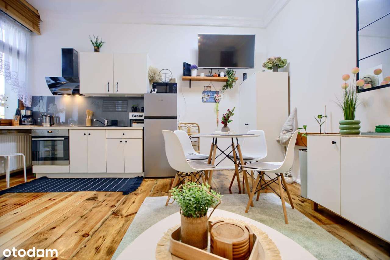 Urokliwa kawalerka w samym centrum Kołobrzegu // BEZ PROWIZJI-0