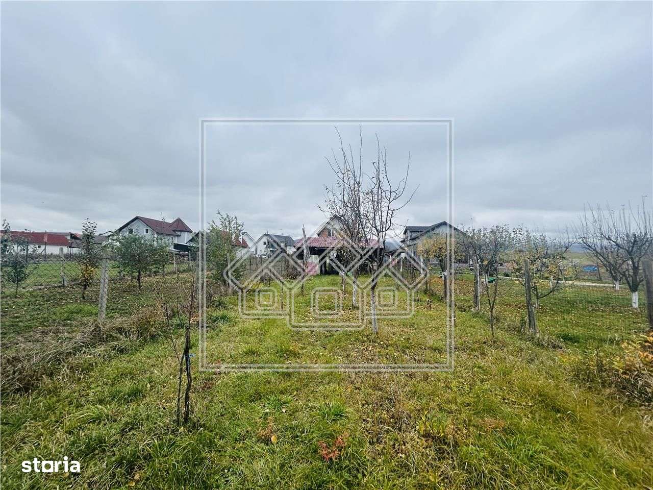 Casa la rosu, in Cristian, teren de 577 mp -pretabil pentru investitii - Imagine principală: 4/14