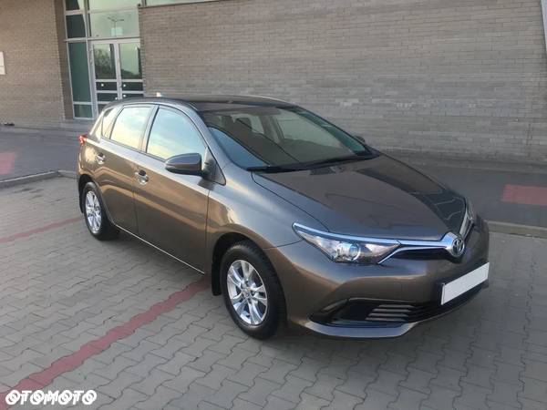 Toyota Auris - 13