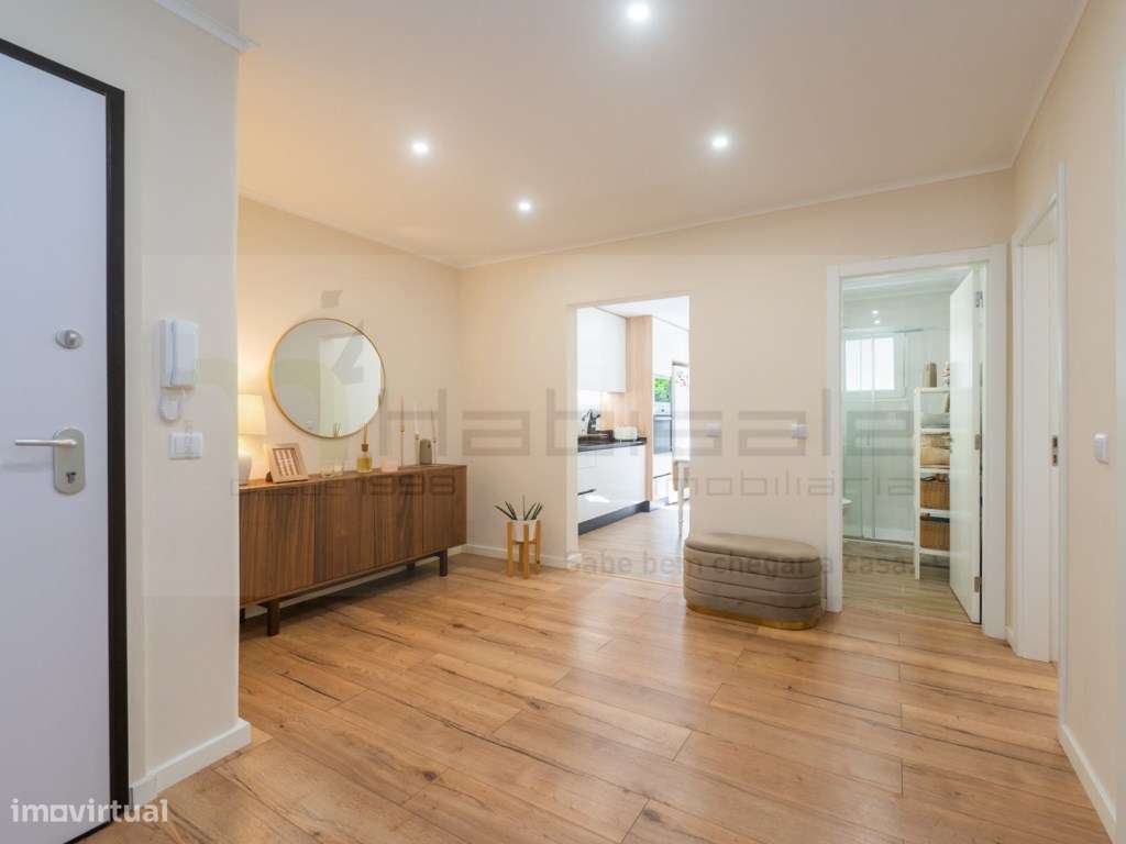 Apartamento T2 totalmente remodelado junto à estação.-22