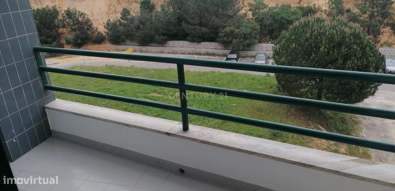 Apartamento de 4 Assoalhadas com Vista sobre o Parque da Paz situado n-19