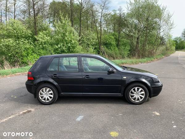 Volkswagen Golf - 6