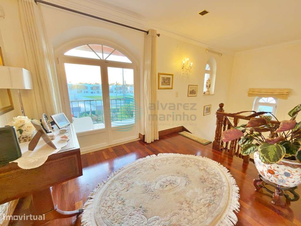 Moradia V5 com terreno com 2075m2, vista de mar-35