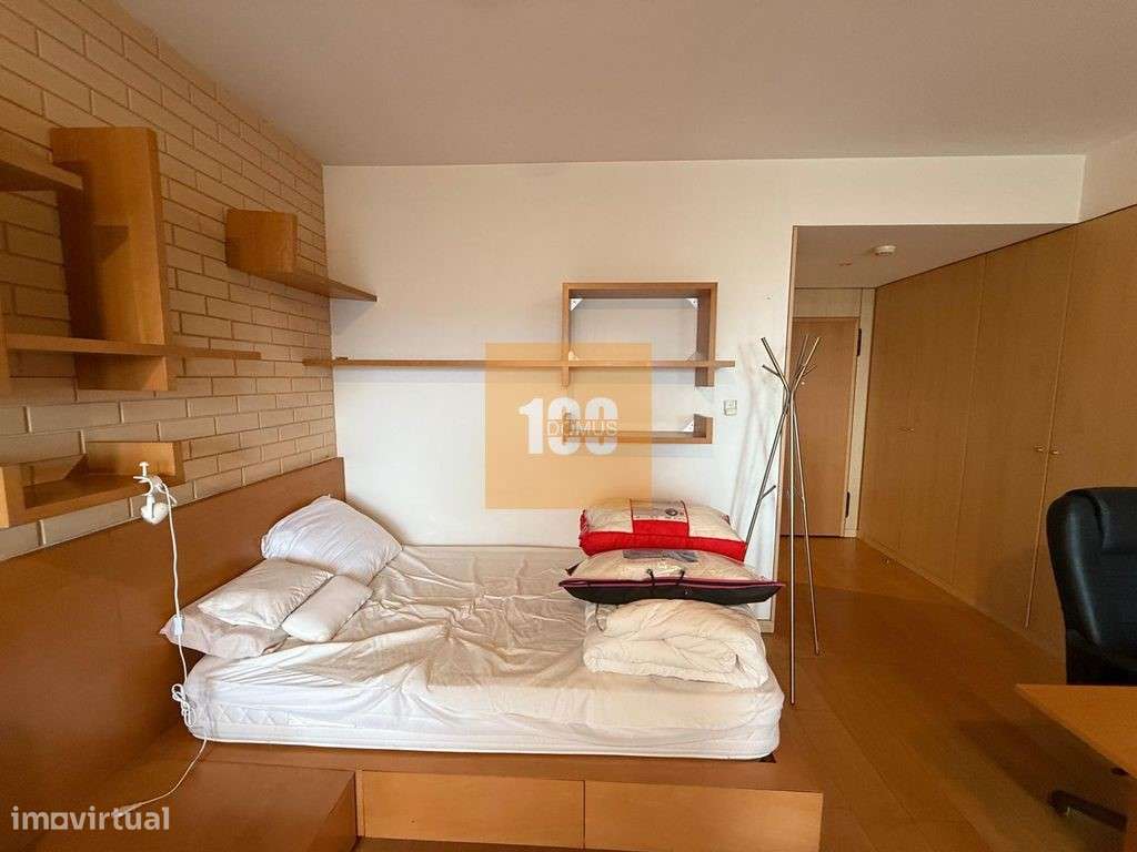 T0 com varanda e garagem - Antas - Grande imagem: 5/29