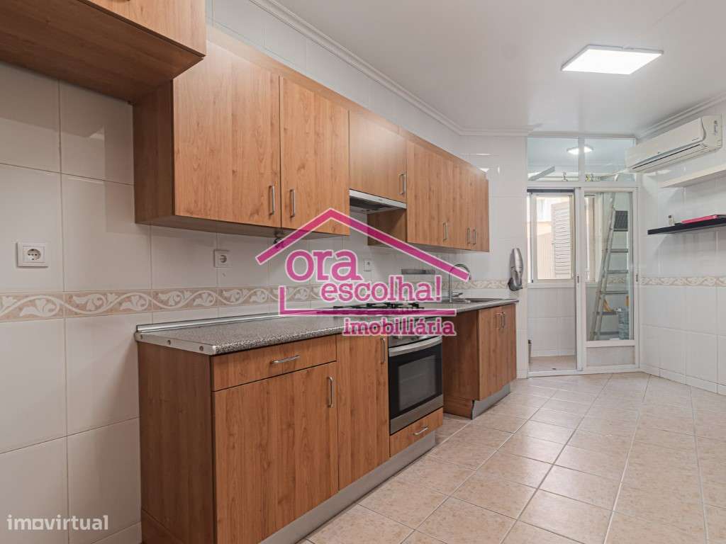 Apartamento T3 de 2001 Remodelado com Suíte, 113 m2 de área bruta p...-3