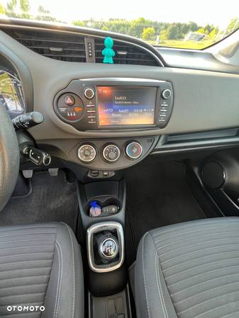 Toyota Yaris 1.0 Premium - 19