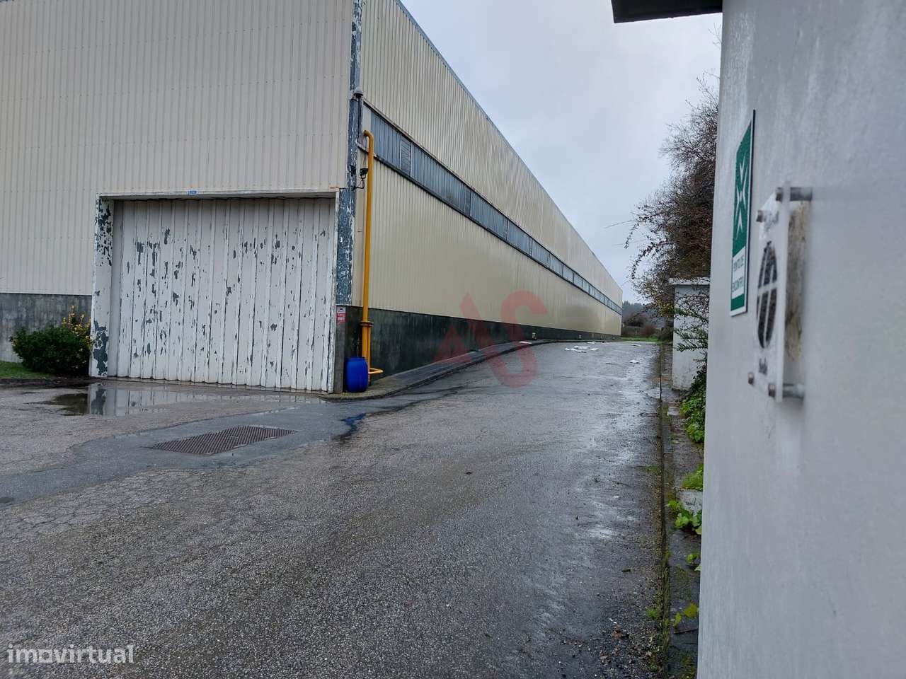 Armazém Industrial com 16.317,70 m² em Vila das Aves, Santo Tirso - Grande imagem: 3/11