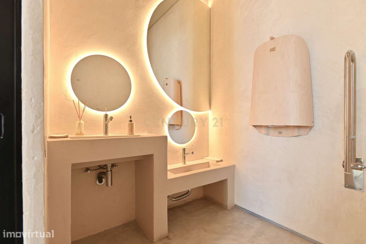 Trespasse de Restaurante (270 m2 + 2 esplanadas + 9 lugares de estacio-21