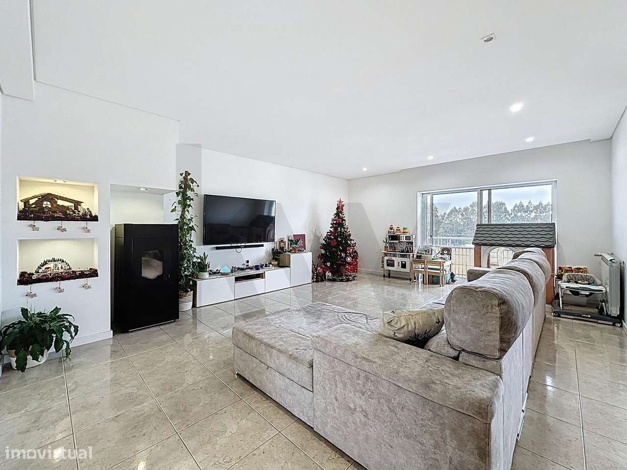 Apartamento T2 c/ Garagem Fechada 2 Carros - 161m2 - Perfeito Estado - - Grande imagem: 3/28