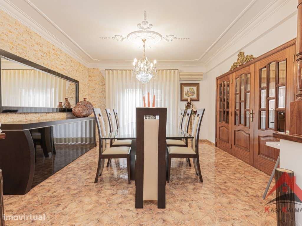 Moradia Isolada T4 com Aproveitamento de Sótão - Quinta do Conde-8