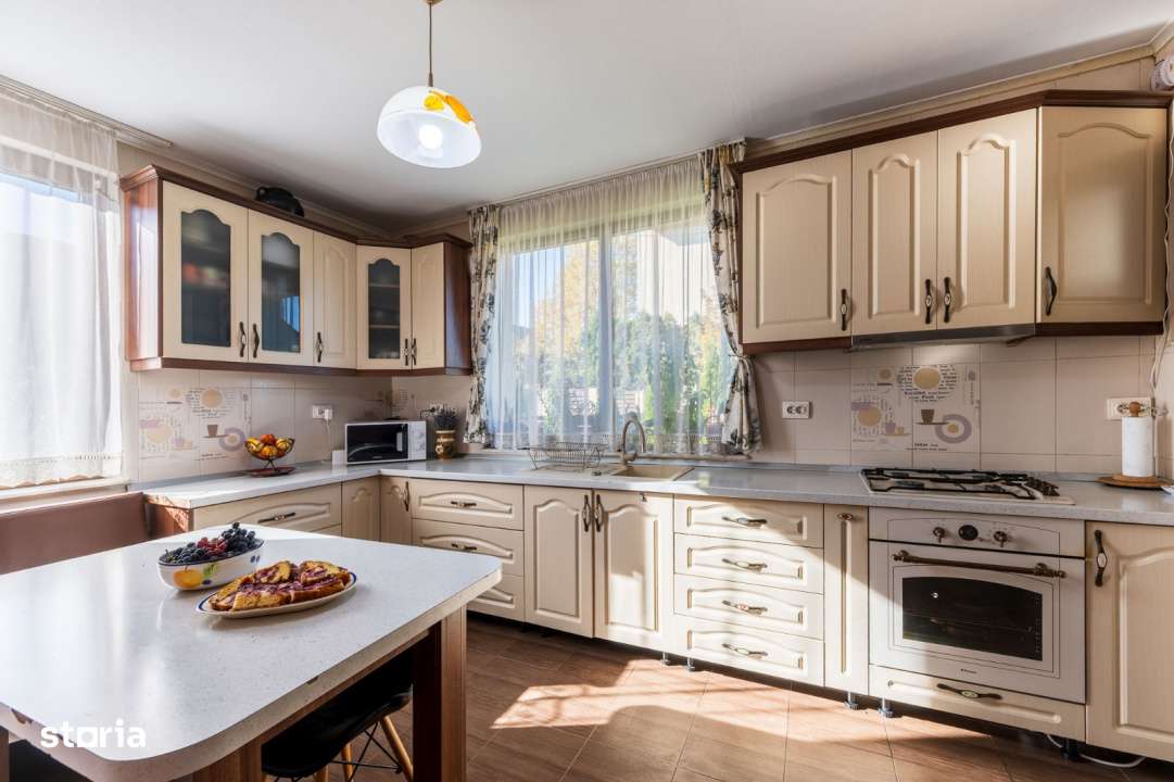 De vanzare stil de viata exclusivist in casa de lemn tip canadian - Pr - Imagine principală: 5/19