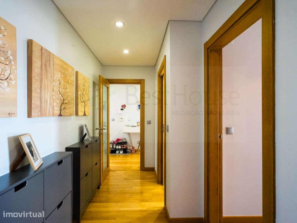 T3 Queluz com Terraço , garagem e suite.-10