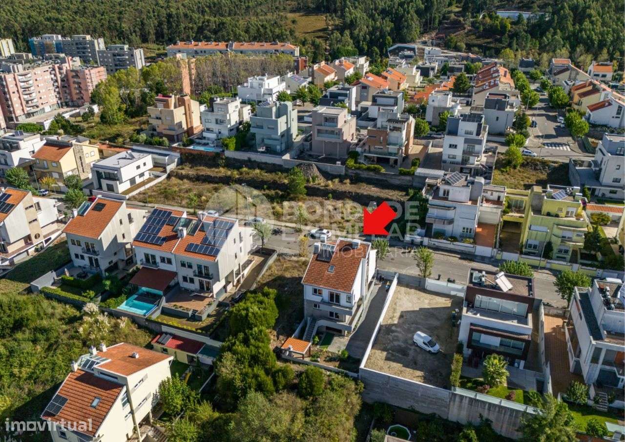 Excelente Moradia V4 - Quinta de Lousã - Valongo-39