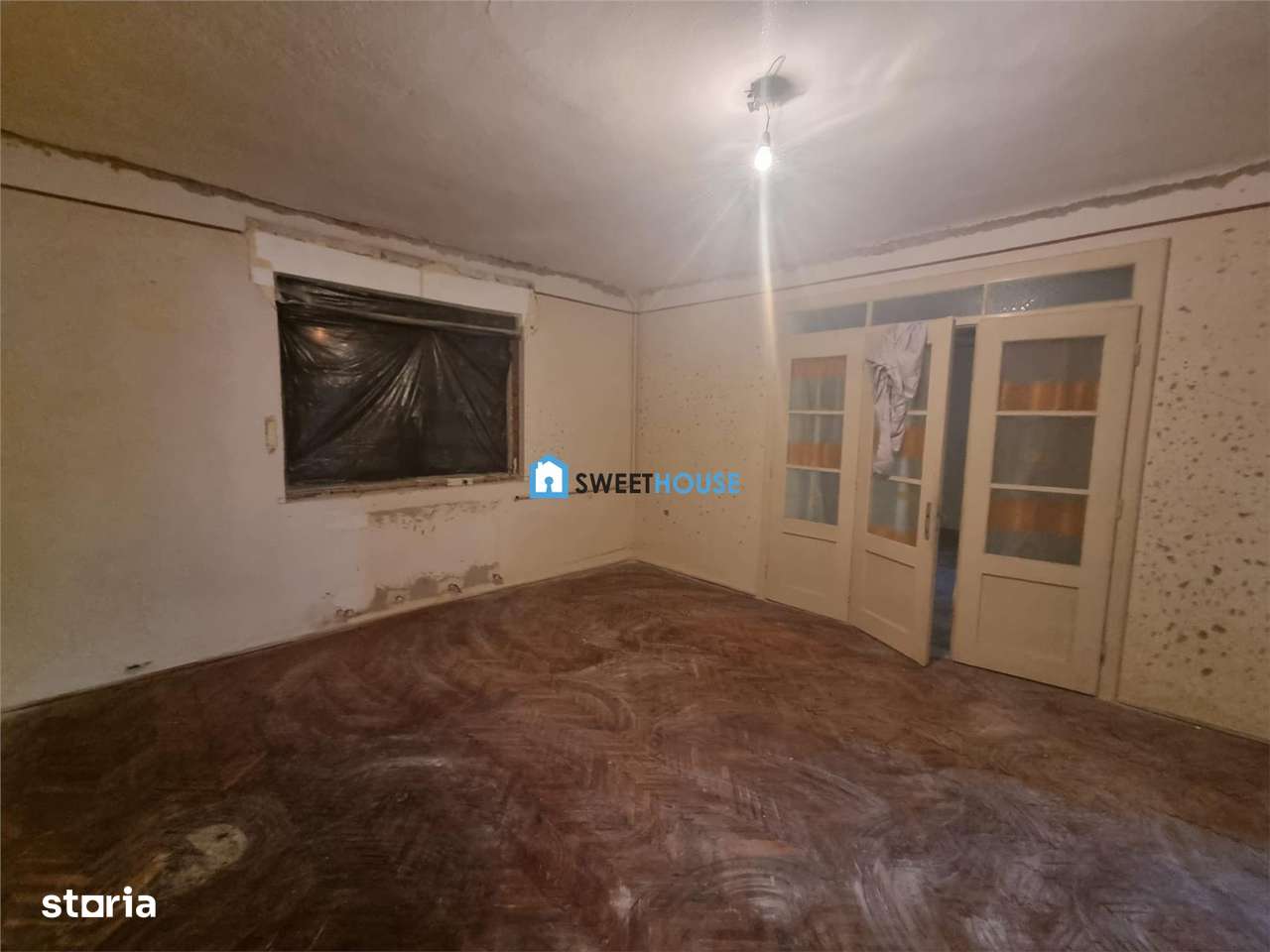 Casa de vanzare  cu 4 camere si anexe  in Fagaras.-16