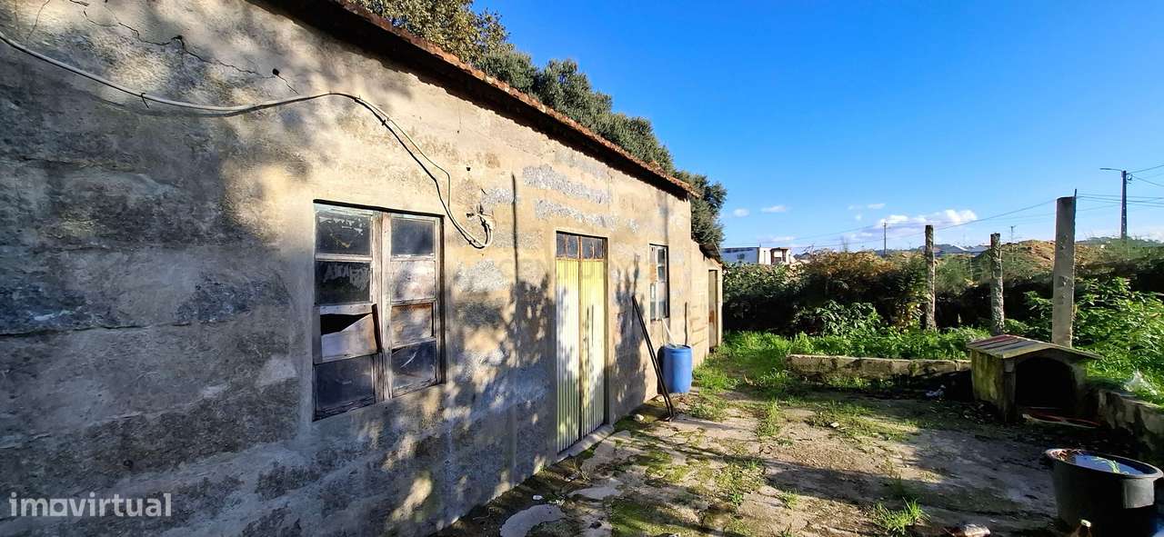Moradia T3 para Reabilitar em Paços de Ferreira - Grande imagem: 5/17