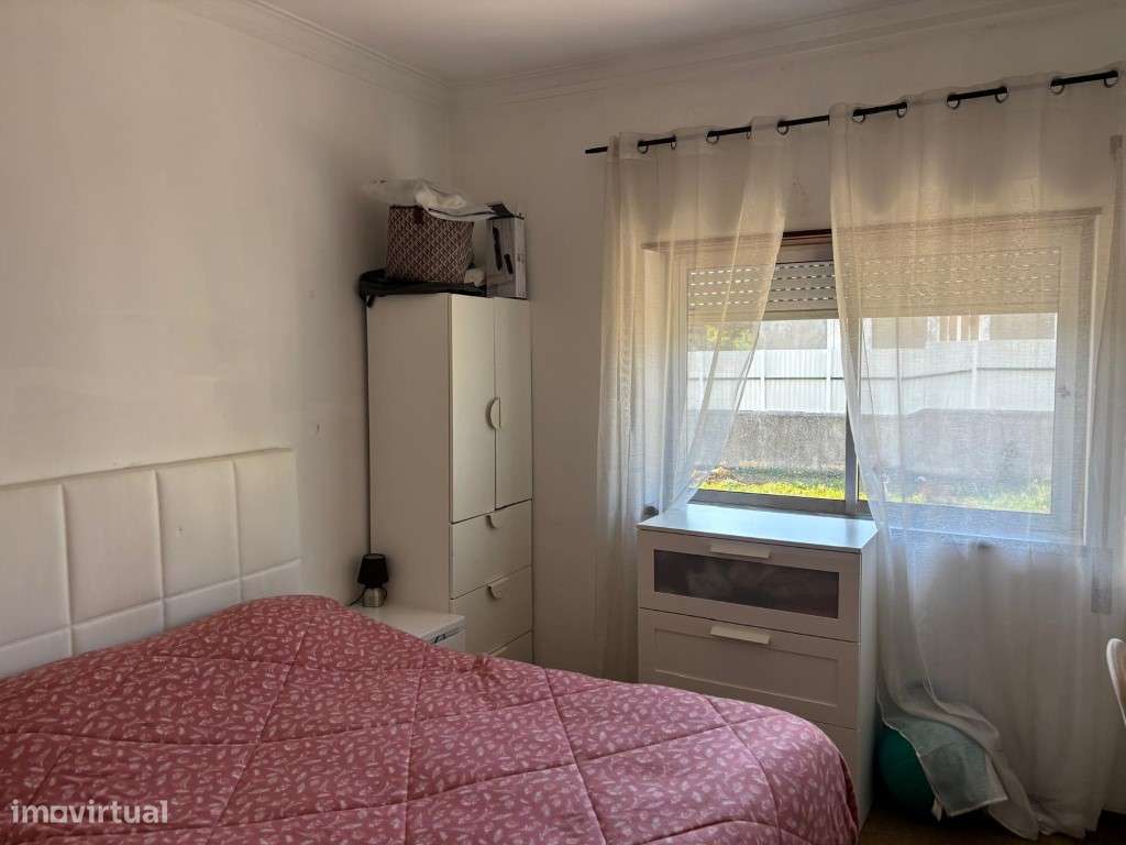 Vendese Quinta com Casa T4, Adega, Lagar e Terreno com Árvores de F...-8