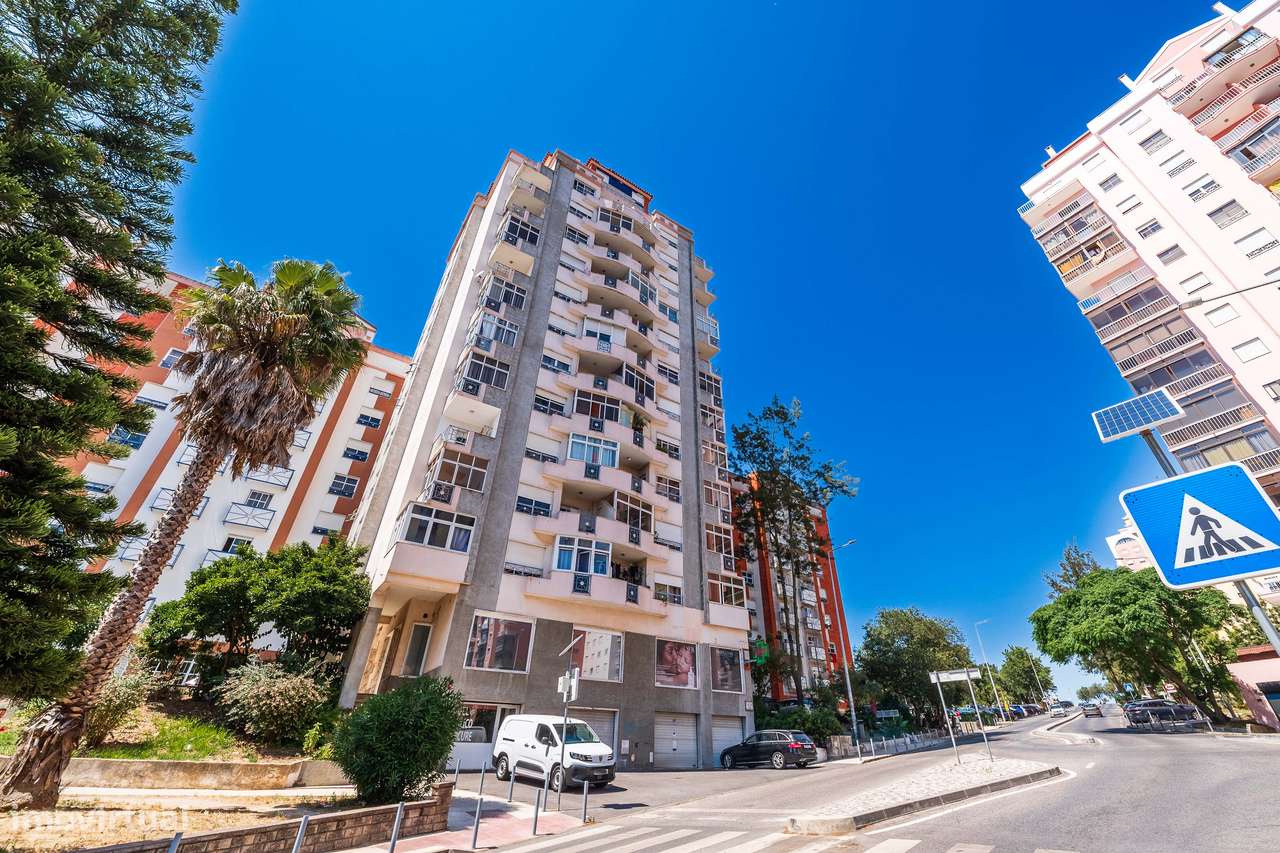 Apartamento T2 Remodelado | Tapada das Mercês-45