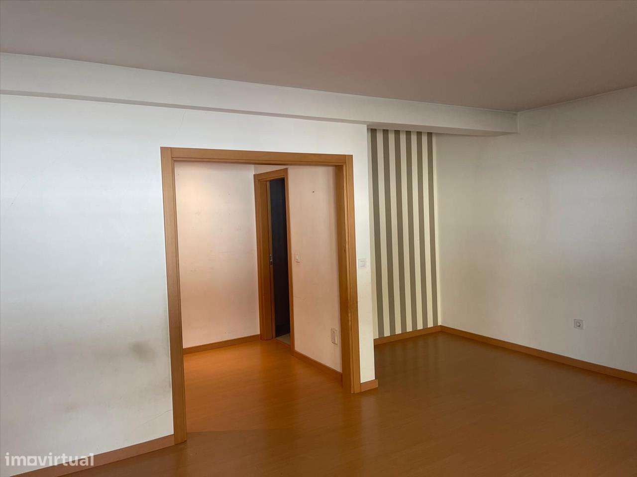 Apartamento T3 Duplex com 138 m² em Palhais - Grande imagem: 4/23