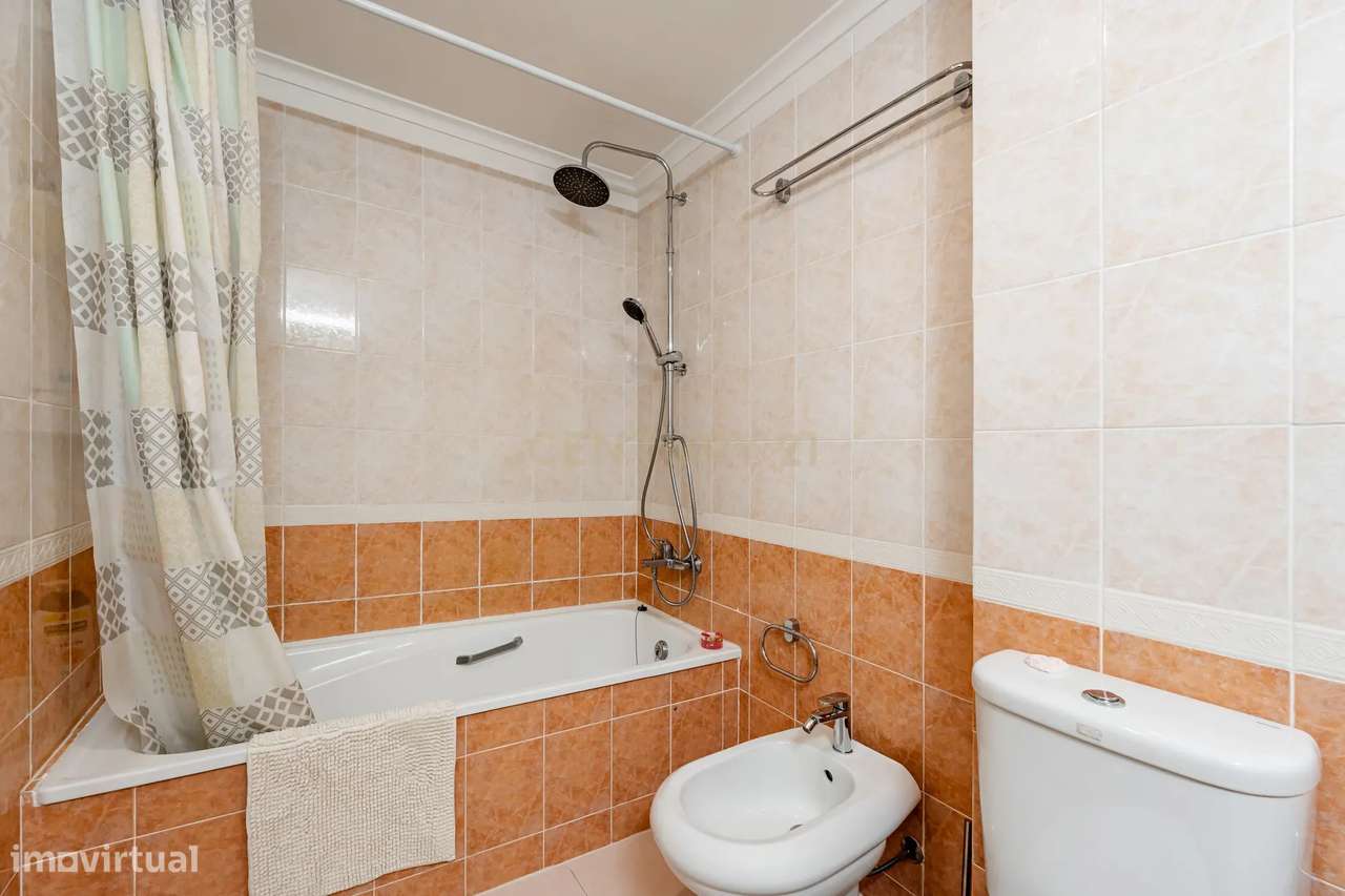 Apartamento T2 em Rio de Mouro, Sintra.-23