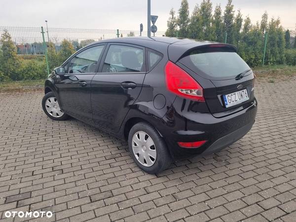 Ford Fiesta 1.25 Ambiente - 11