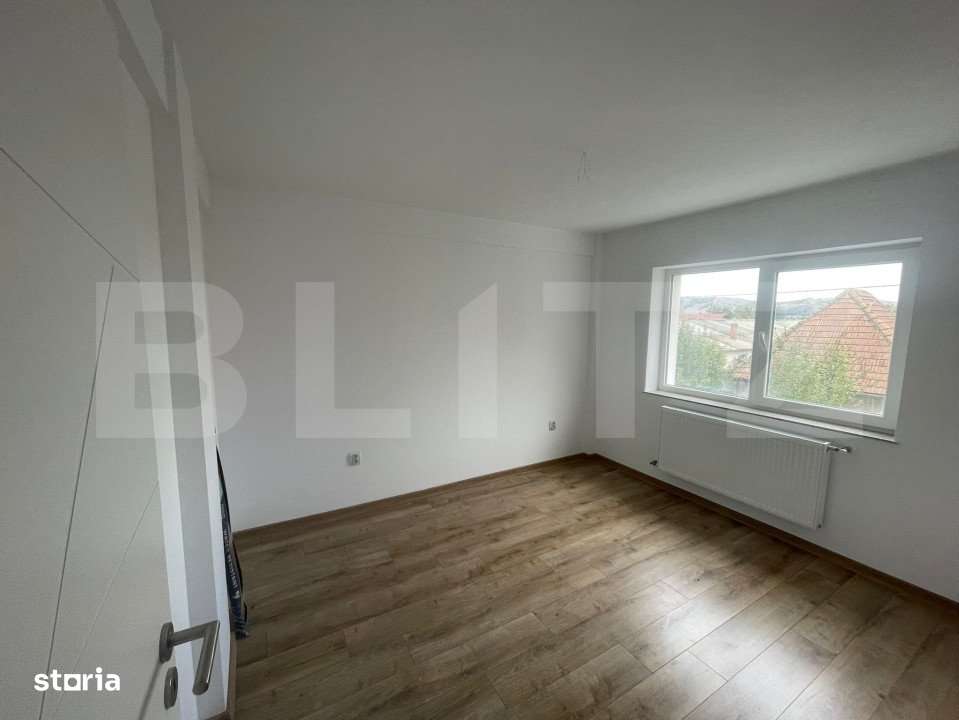 Apartament 3 camere, Decomandat, Sebes, cu TVA - Imagine principală: 3/7