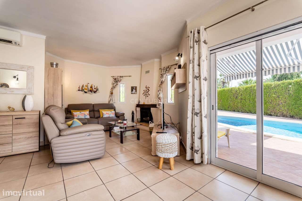 Moradia T3 com piscina apenas a 4Km da praia - Grande imagem: 5/29