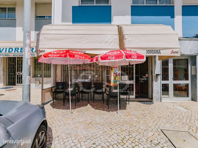 Café Totalmente Equipado em Zona Residencial Próxima à Praia em Paç...-19