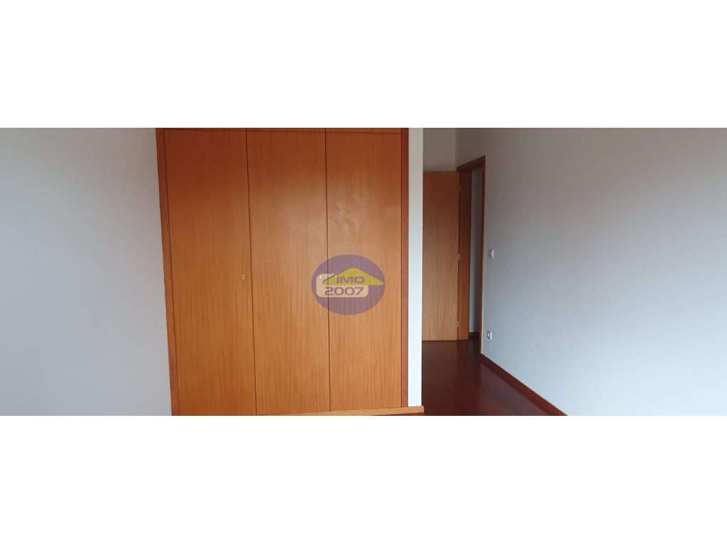 Apartamento T3 em Oliveira do Douro-7