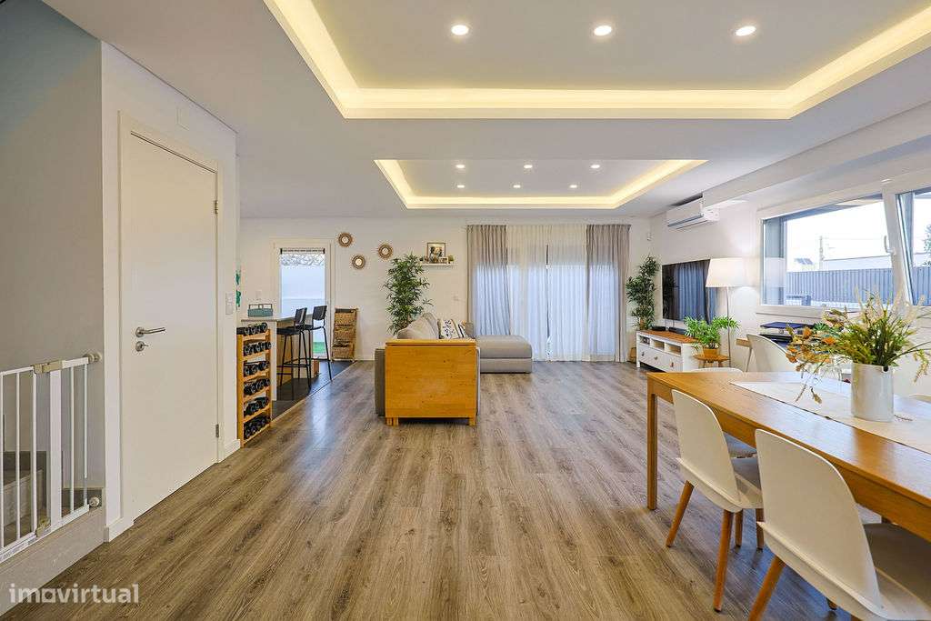 Moradia T4 com jardim, Fernão Ferro-14