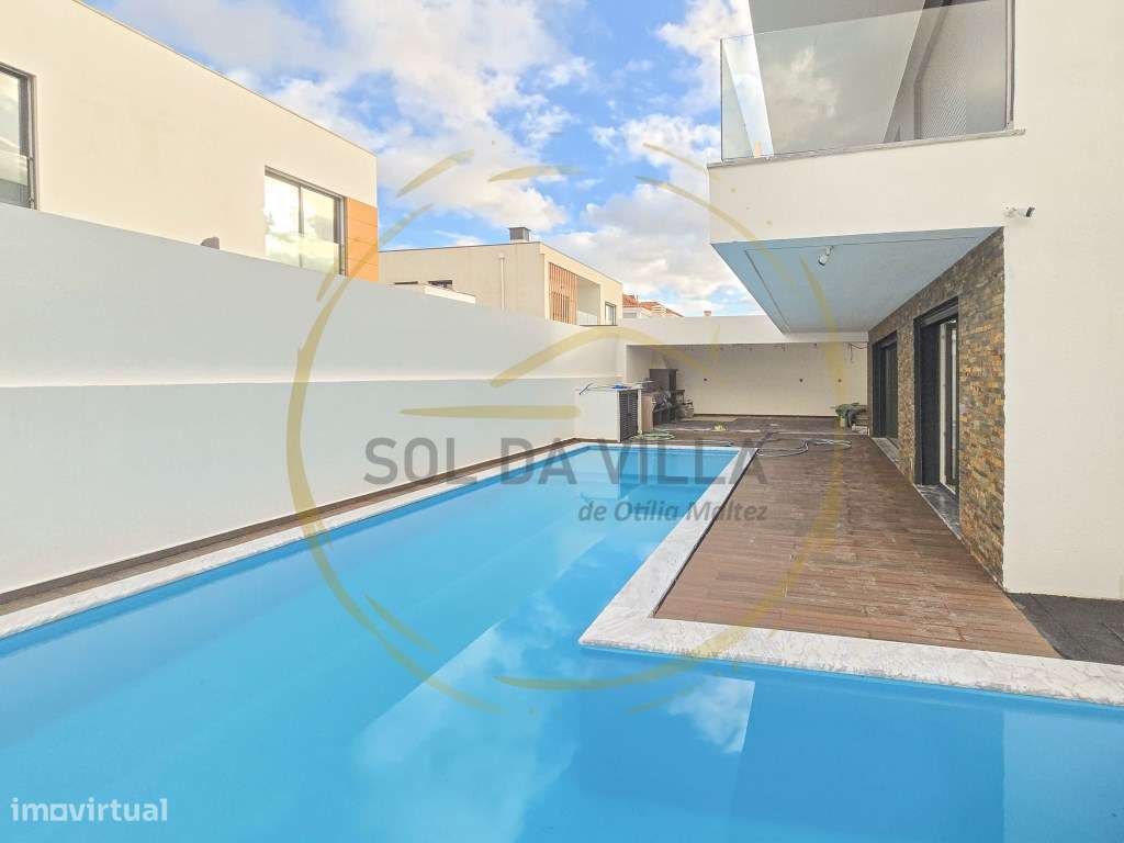Moradia T4 Isolada com piscina - Valadares, Corroios - 750.000€-22