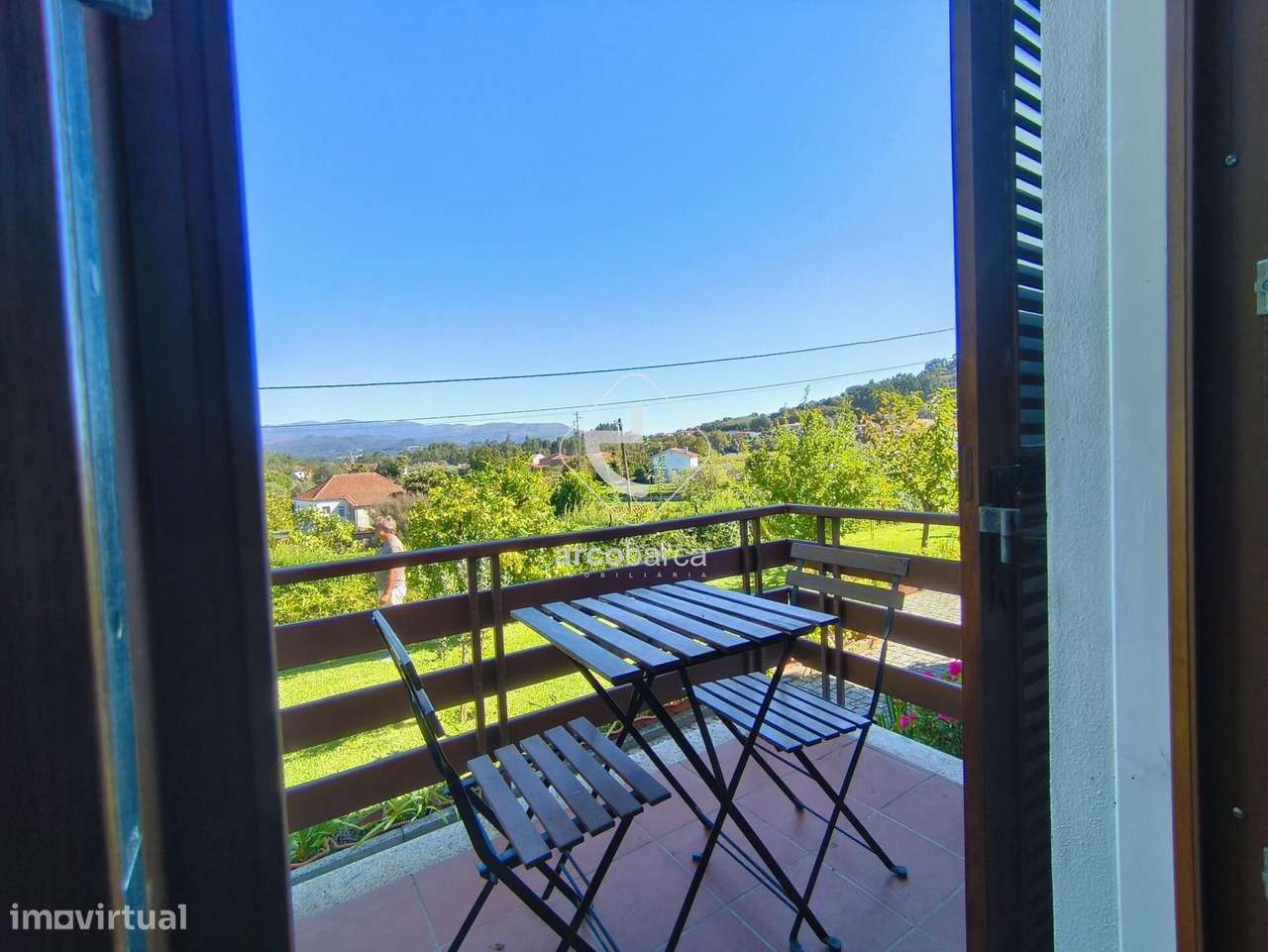 Moradia T3 terreno de 1.500 m2, apartº T1 independente e licença de AL-12