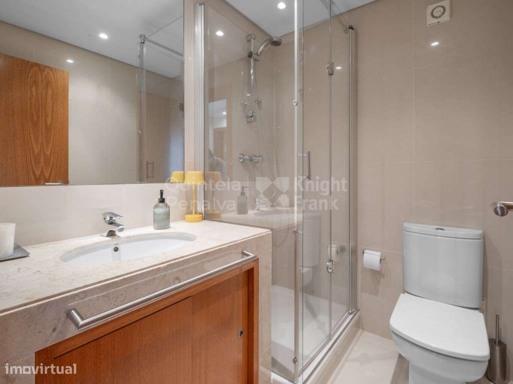 Apartamento T2 convertido em T1 na Costa da Guia, Cascais-11