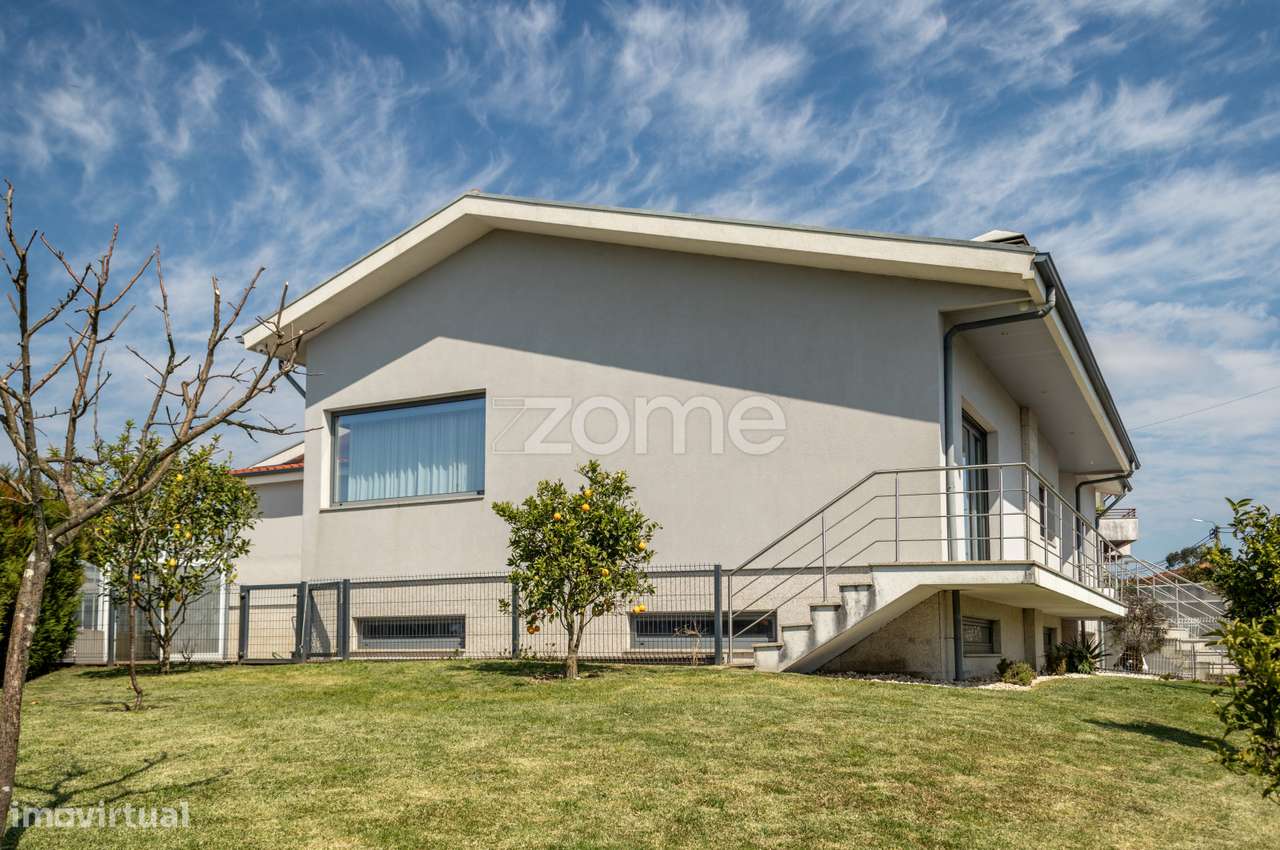 Moradia T4+2 com Piscina e Jardim no Coração de Gondomar - Grande imagem: 4/60