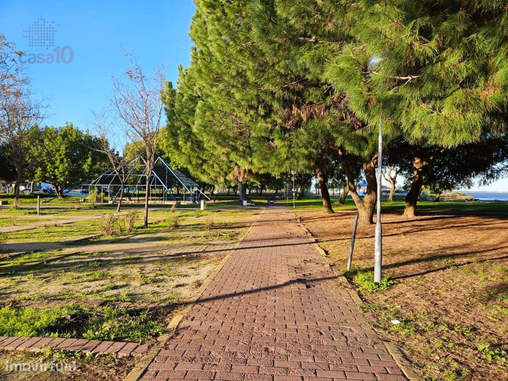 Apartamento T2, arrendado, para venda na Baixa da Banheira - Grande imagem: 3/8