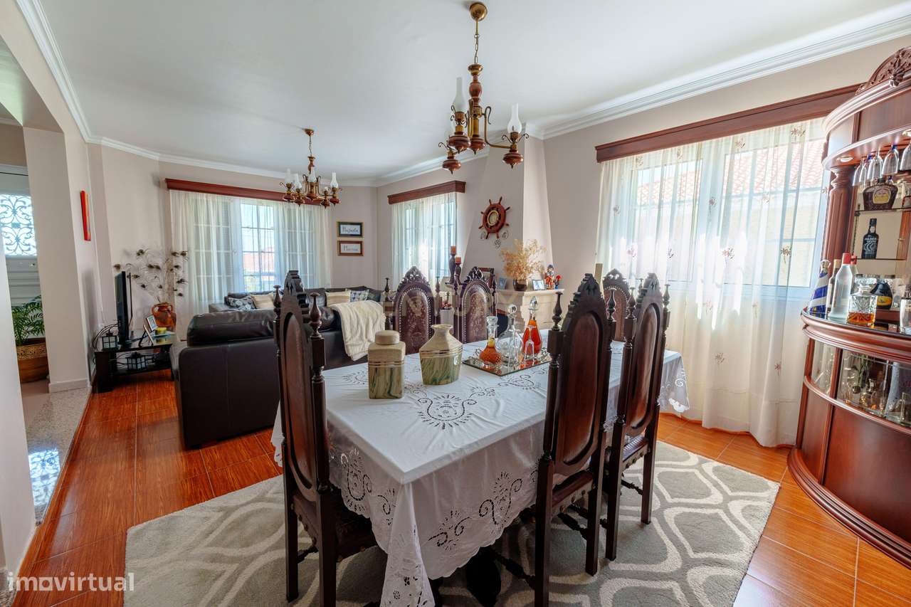 Moradia T4 com 2.971 m² de Terreno e Vista Panorâmica-4