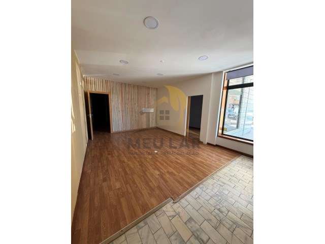 LOJA COMERCIAL PARA VENDA / ARRENDAMENTO-9