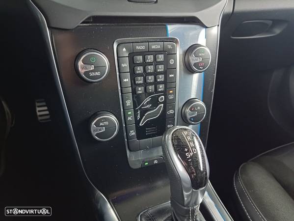 Volvo V40 D3 Geartronic RDesign - 30