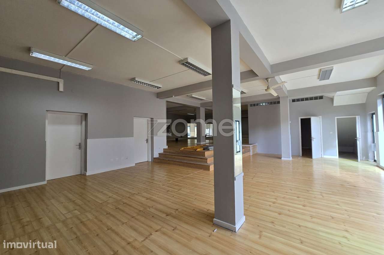 Espaço Comercial para Arrendamento – 250m² – Ribeira Grande - Grande imagem: 5/17