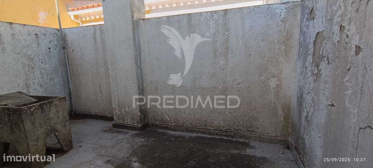 Moradia de 3 pisos no centro de Nisa, junto à Cervejaria Central. - Grande imagem: 4/23