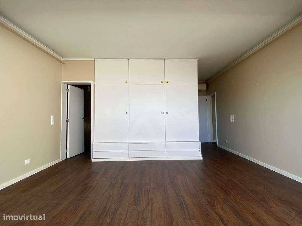 Apartamento T4 em Cascais com vista Mar e Serra-26