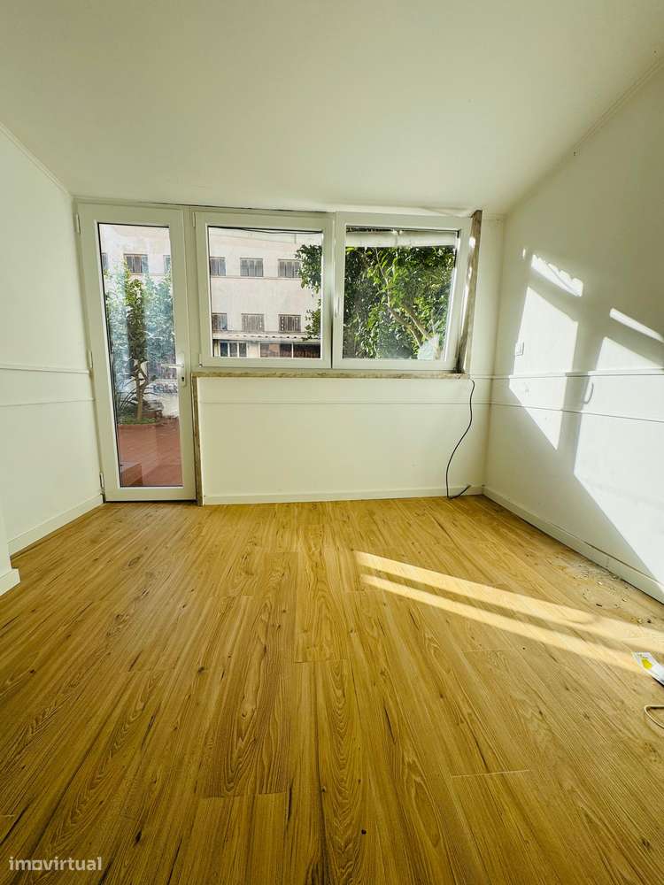 T2 + 2 com terraço em Campo de Ourique - Grande imagem: 2/15