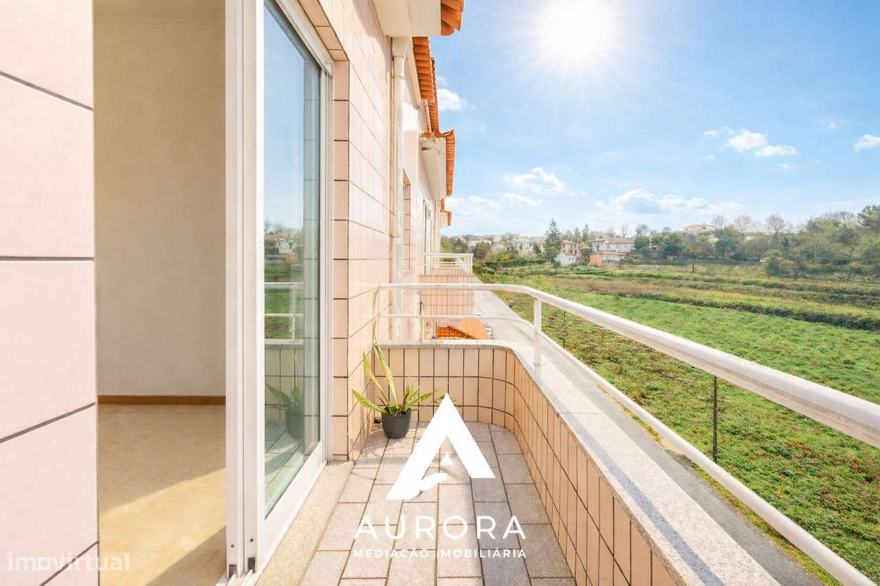 Apartamento T3 Venda em Oliveira de Azeméis, Santiago de Riba-Ul, Ul, - Grande imagem: 2/34