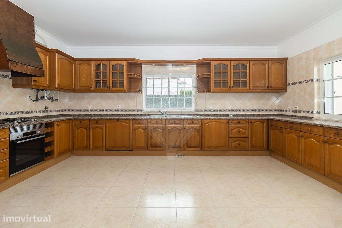 Moradia T4 nas Casas de Azeitão-23