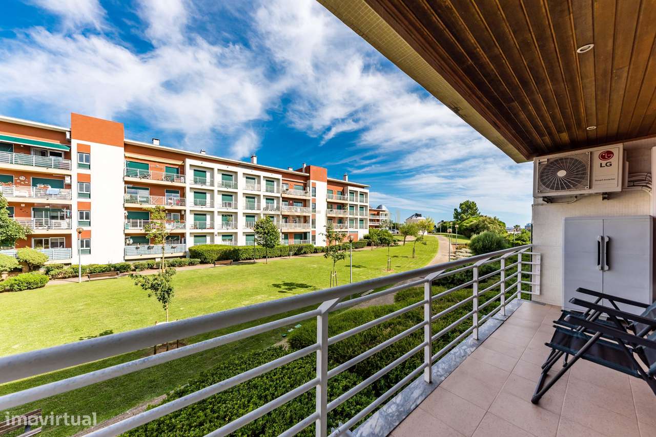 Apartamento T3 com 2 Box e 2 Suítes. Vista Panorâmica em Oeiras-2
