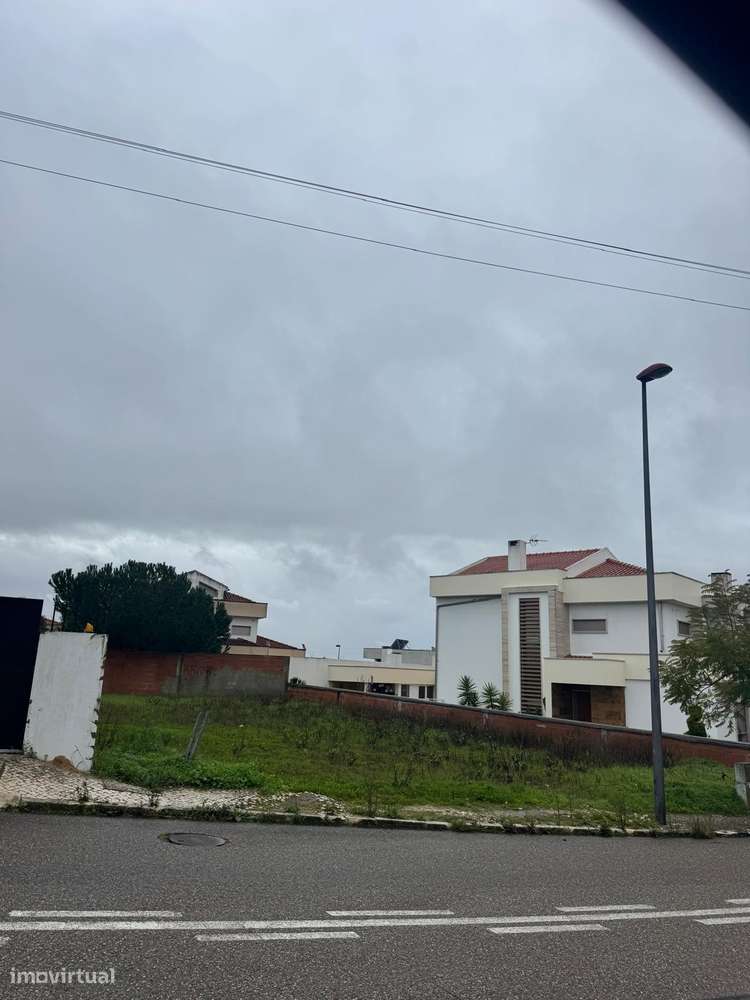 Construa Aqui a Sua Casa de Sonho – 457m² na Meia Via | 69.000€ - Grande imagem: 2/3