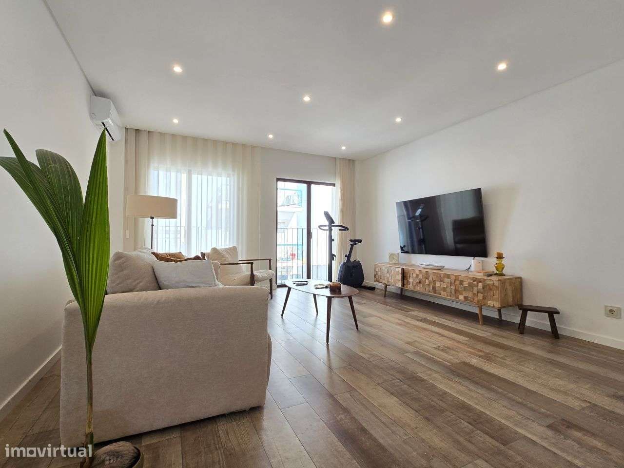 Moradia T4 com garagem baixa de Faro-16